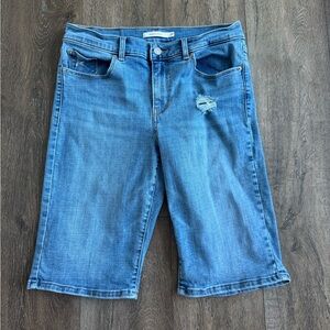 Levi’s Bermuda Jean Shorts.  Women’s size 28.  Excellent used condition!